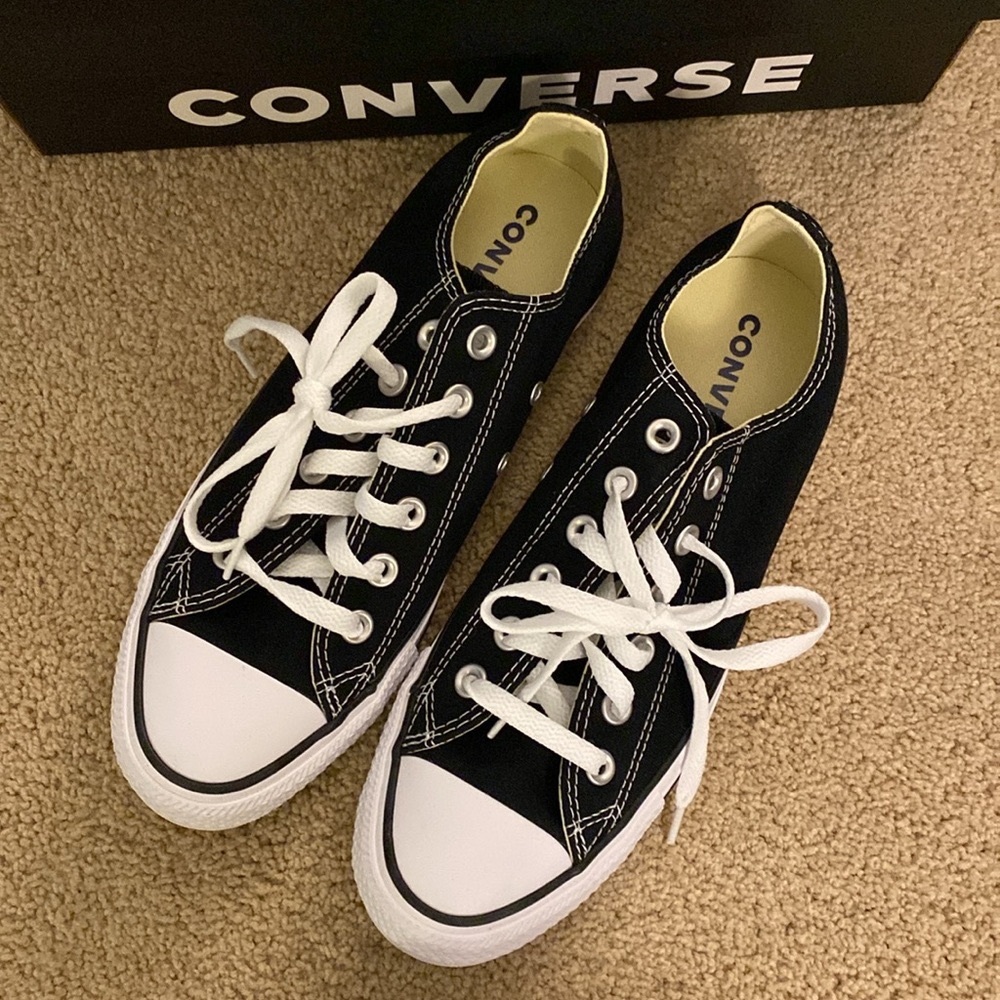 Converse sneakers 8.5